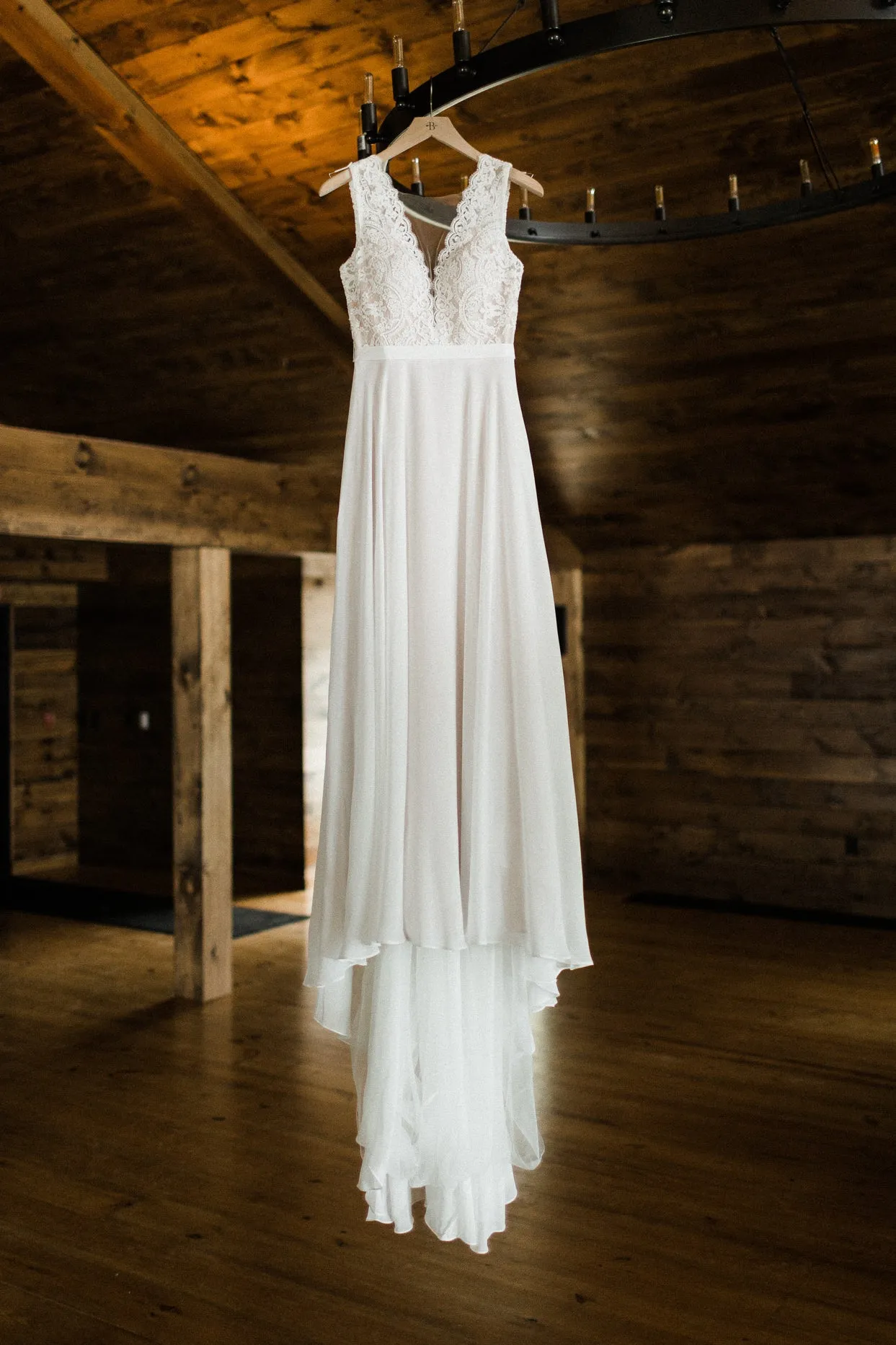 A-line Sheer Round Neckline Lace Chiffon Beach Wedding Dress OW581